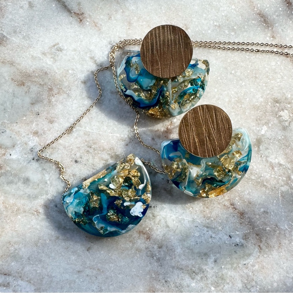 Teal Blue & Gold Resin Necklace and Earrings Set